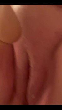 Honeyfleur arrapata scopa un grosso dildo gemendo