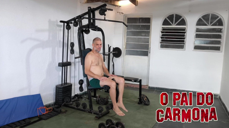 Carmona's father: 벌거벗은 채로 훈련하다가 카르모나는