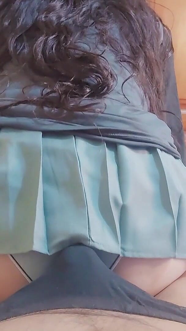 My Stepsister Comes to My Room to Rub Her Ass Against My Cock Before Going to College (Tierna Diablita)