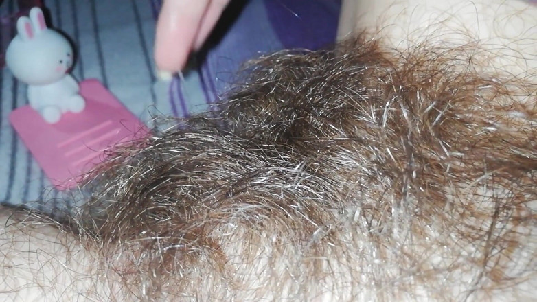 Cuteblonde666: Quick masturbation in the bed hairy pussy close up orgasm...