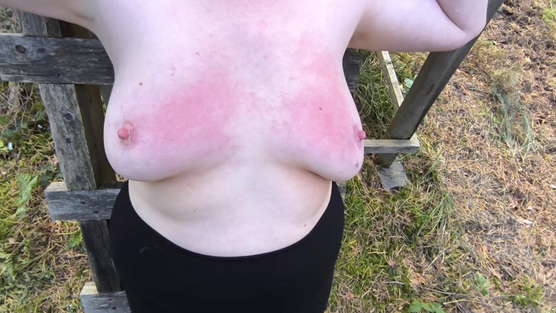 Bouncy Tits Action: Take off Your Top, I Want to Beat Your Boobs
