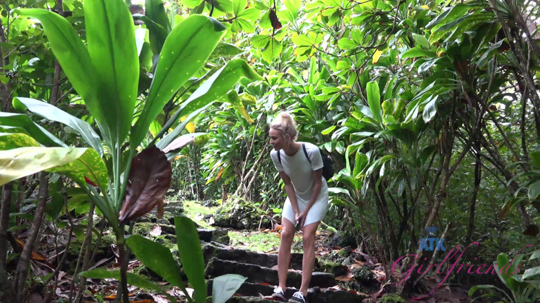 ATK Fans (Girlfriends): Vacaciones virtuales en Hawaii con Emma Hixx 9/16