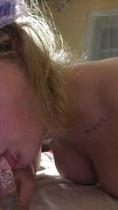Princessa: Dildo sucking