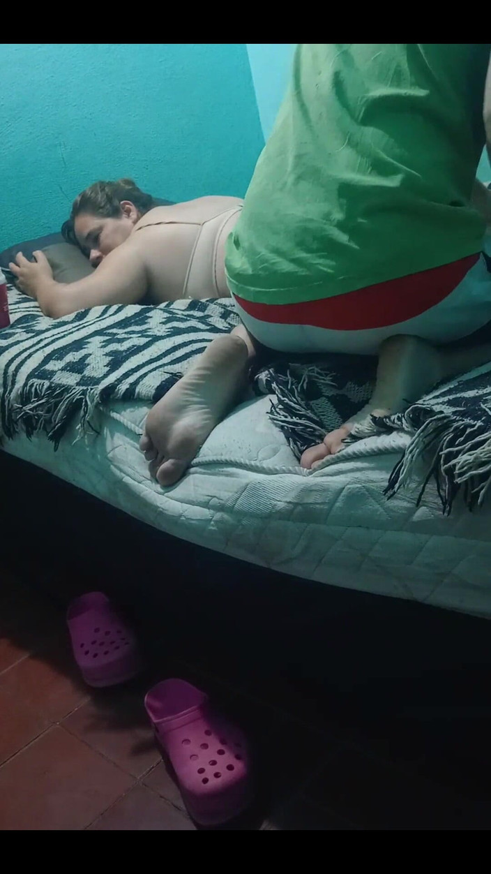 Fitcure1: 알몸이 될 때까지 크림으로 마사지