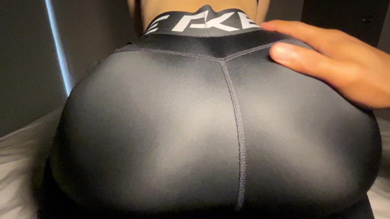 Secret Latina: Nike Pro Leggings Dry Humping