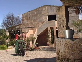 Porncentro: Mexican wife gets finger fucked at the well