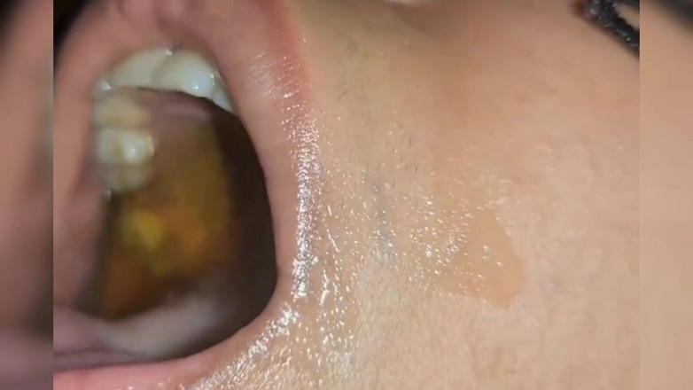 Amit yadav: Après avoir baisée en mangeant de l’eau de bite