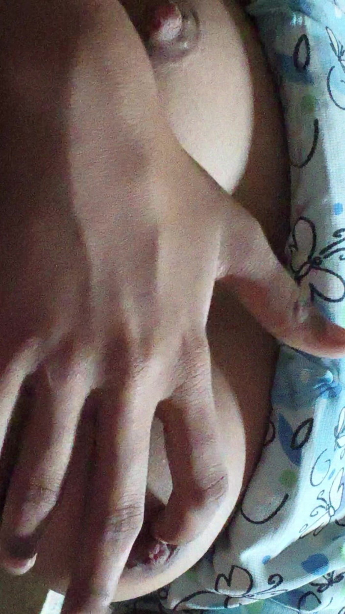 Moma: 美丽的德西女孩卧室场景