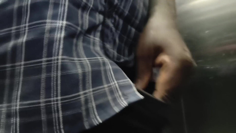 CarvingShovel: Tamil Boy Dick Show in Lift