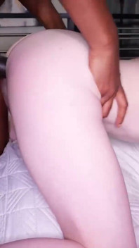 sundar chodne laayak mammi SADIE Rose aur alaina taylor laalchi chudaee kaushal dikhaati hain