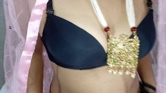 Vamika: Desi bhabhi mengejutkanku untuk chudwane chut