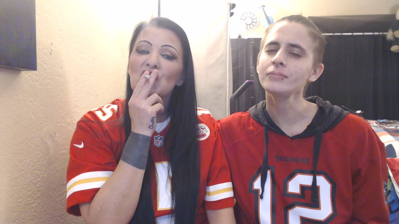 Abby Anna: Smoking out my lesbian gf