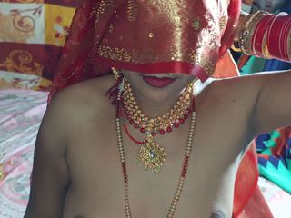 Lalita Singh: Futând-o tare pe indianca Bhabhi, picioare, urină și cremă, ambele împreună