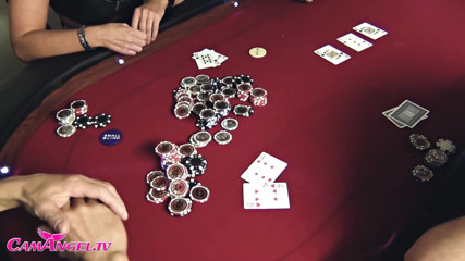 CamAngel: Pusingan poker berkongkek - 2 permaisuri menentang 4 jacks