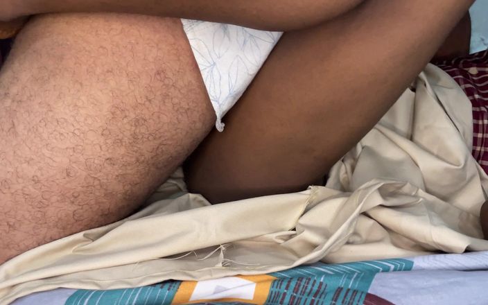 Desi girl riya: Desi Ấn Độ trinh nữ đại học lần đầu tiên thử quan hệ tình...