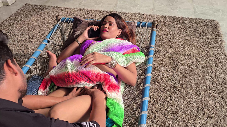 Madhu bhabhi 69: Moglie indiana tradisce con suo marito e scopa con il...