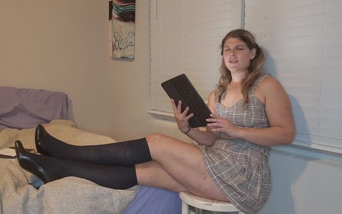 Ashlynn Rides: होमवर्क रोलप्ले लंड हिलाने के निर्देश