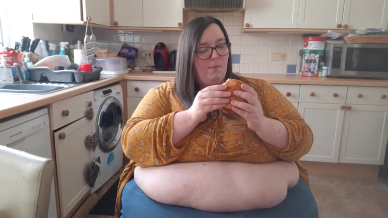 SSBBWLadyBrads: Ssbbw vs godzilla burger jí