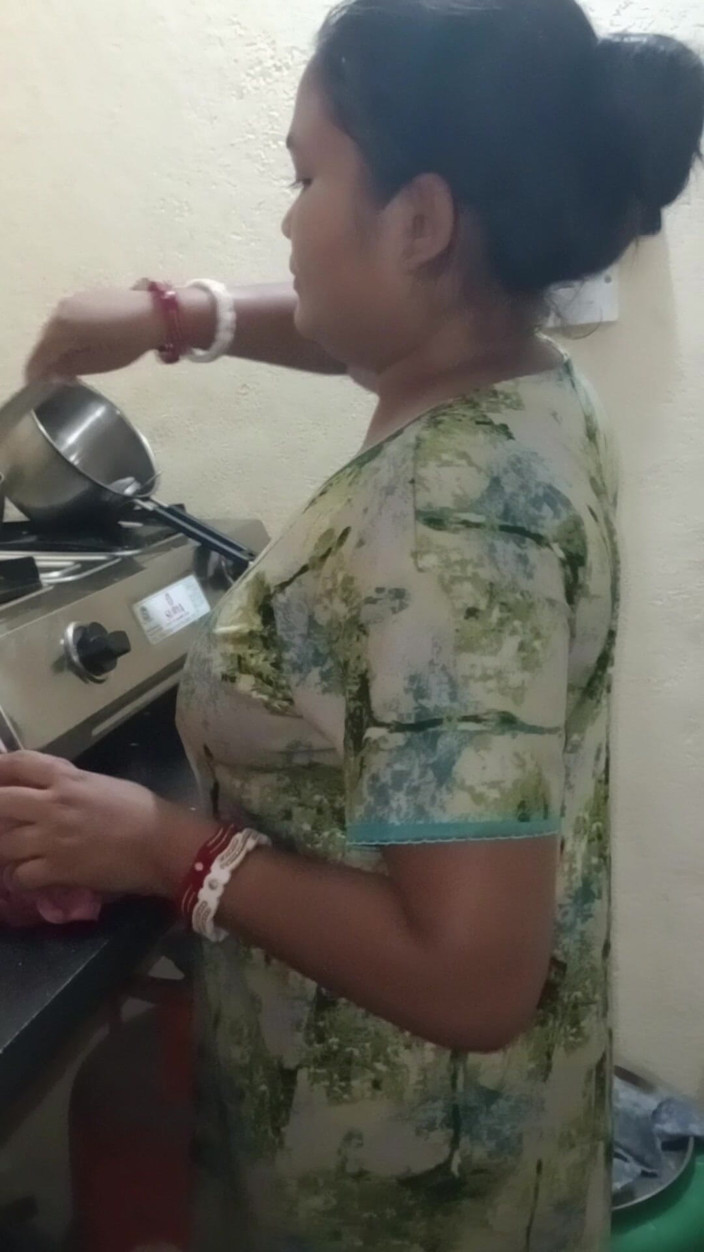 Mridulmadhu: Husband Wife Full Deshi Sexy Video in Hindi