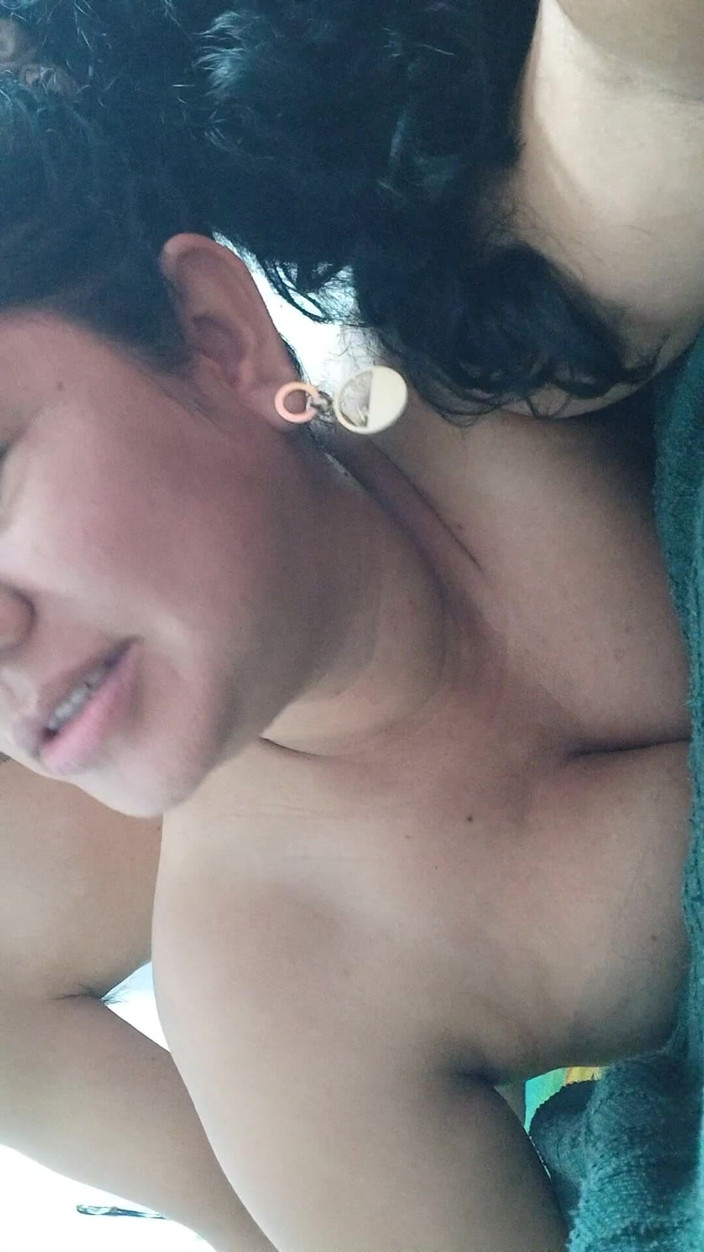 Valkyrie and Luigy Couple: 欲求不満な隣人がグリッドフィラーをいじりたいと言っている