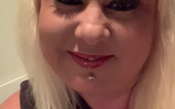 BlancaGirlBBW: 3 Simple Tasks! Win a Video Chat with Me! Ends 12pm...