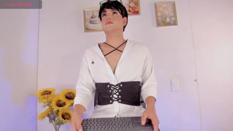 KenPrince: Cute Femboy Ken Masturbates and Bounces Fat Ass on Hard...