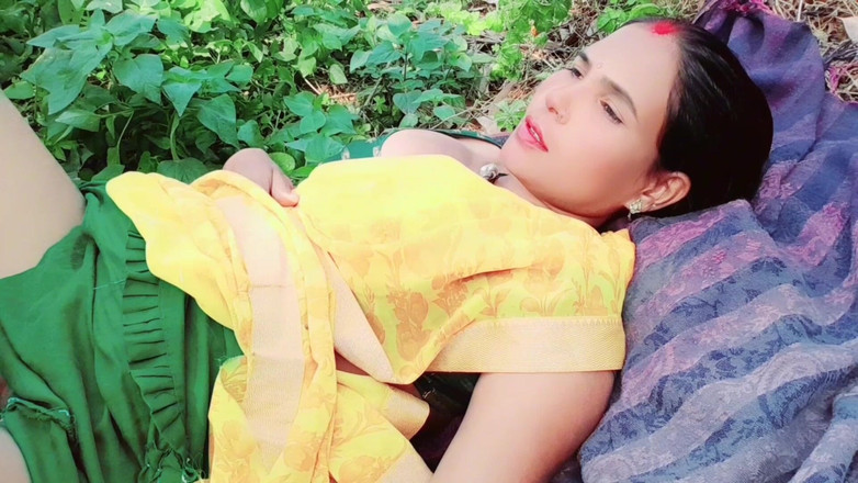 Renudbf: Bhabhi India Mangal di dalam hutan