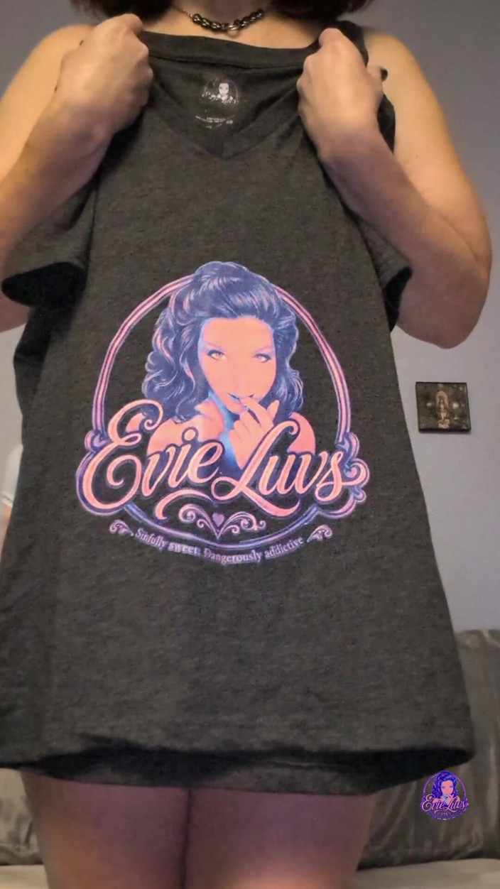 Elianna: Prueba y revisión de camisetas