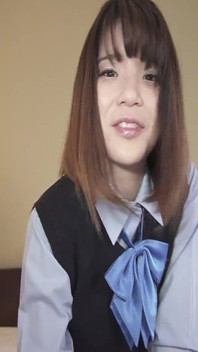Am luat un student sălbatic. Am întrebat-o dacă ar putea să-și păstreze uniforma în timp ce ne futem.