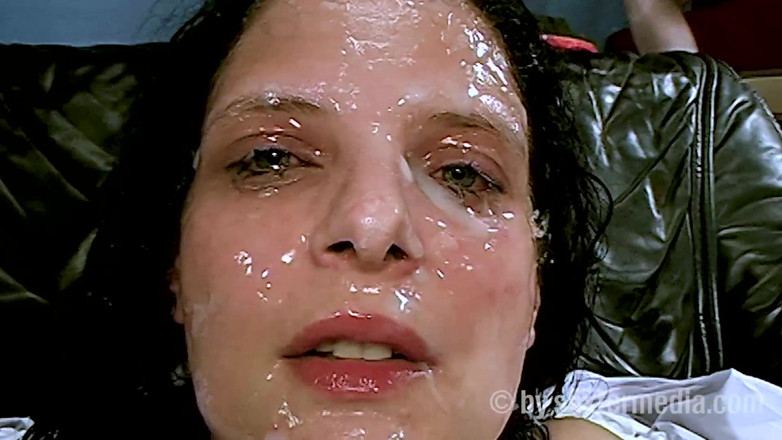 Sextermedia by Pete: Morena MILF e seu boquete perfeito