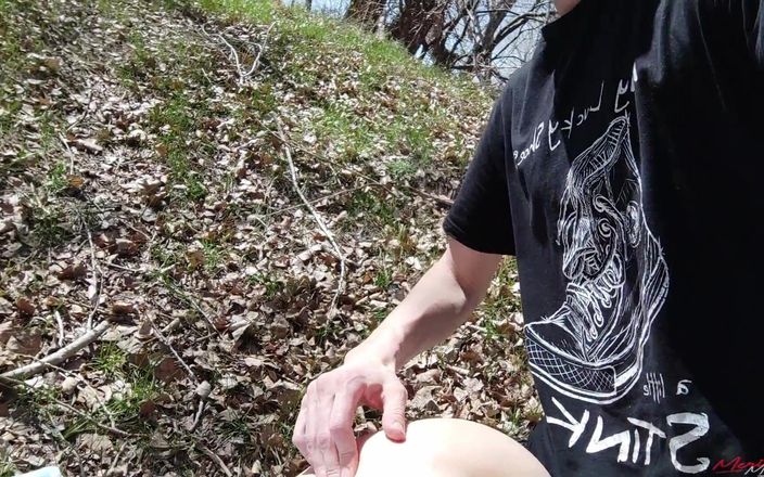 Meri-Mouse: Cutie Meri Piknik skončil sexem a sexy mrdkou na jazyku