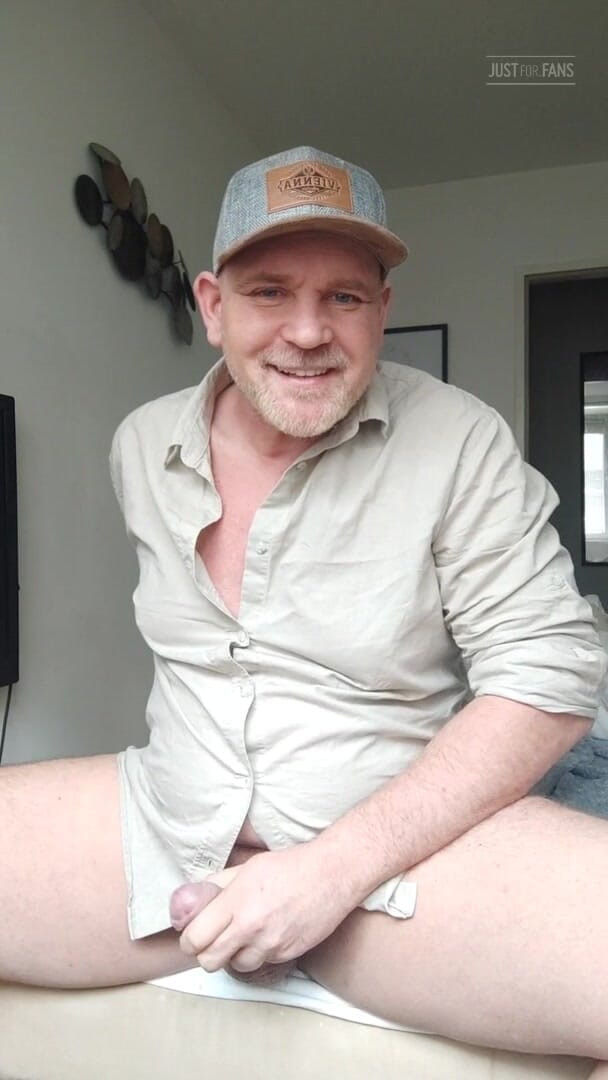 Dexterxxlfun: Papai mostra seu pau grande