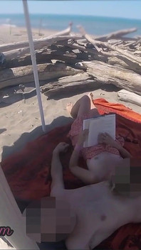 Risky Handjob on the Canary Beach Caught Reading a Book - Misscreamy