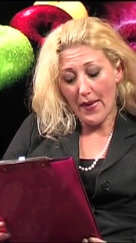 Pig Italia sände live av en blond milf och avbruten av två kukar som fyller henne med sperma online