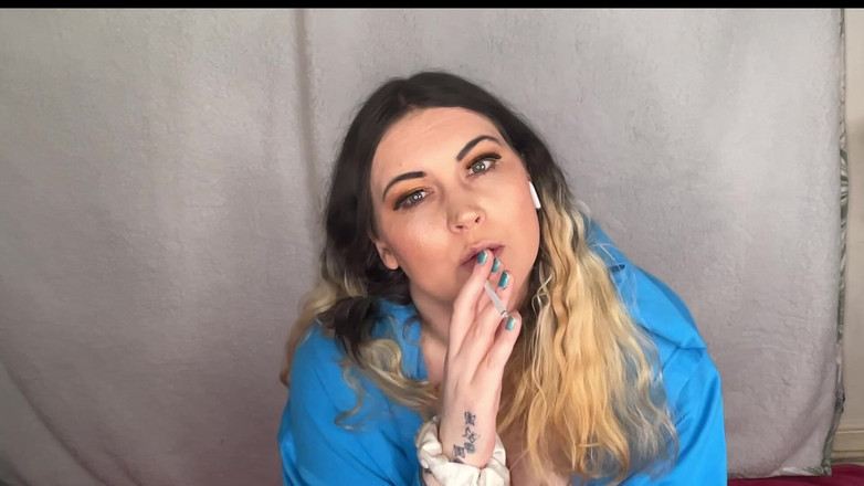 MissFFW: 胖婊子只喜欢链子抽她的草莓香烟