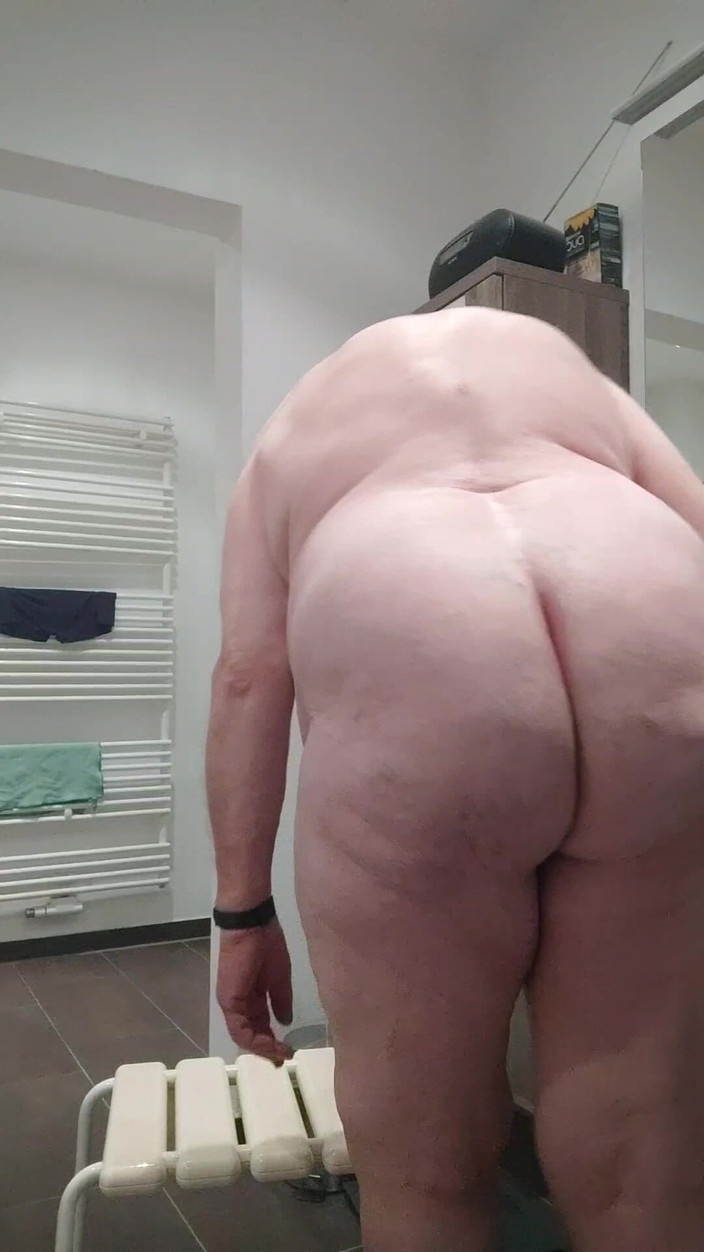 Karlchengeil: Jocuri murdare în baie