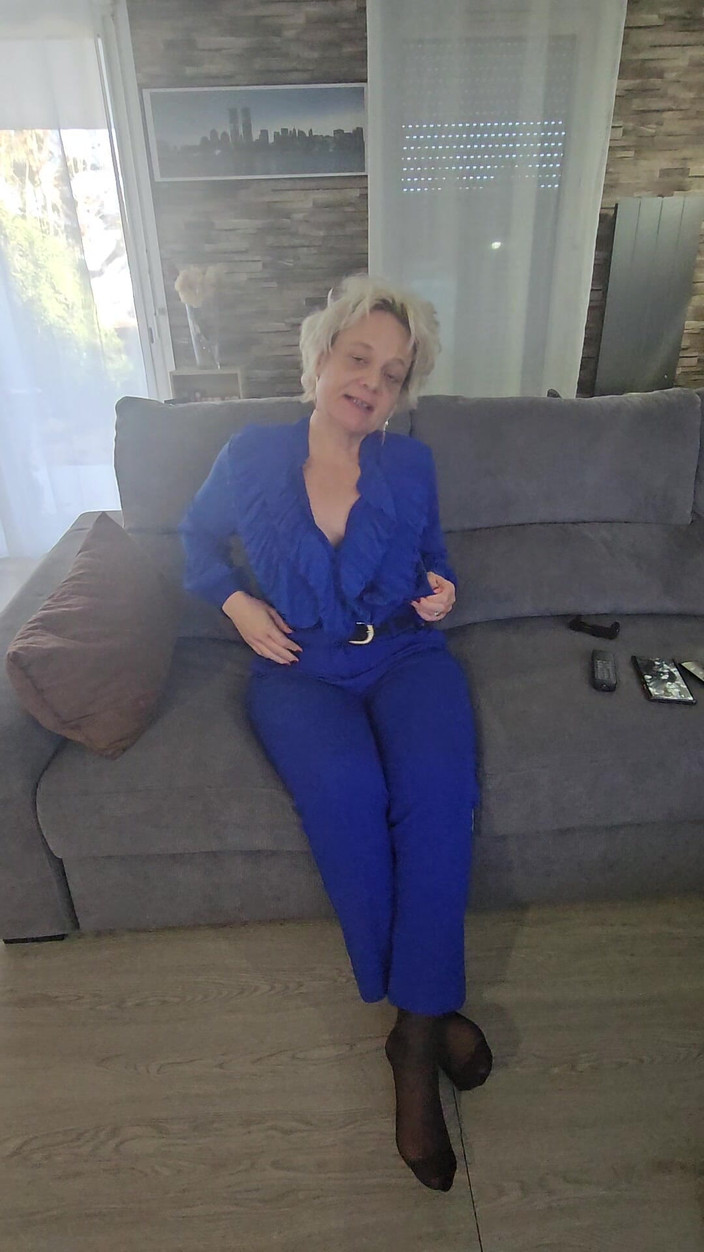 Sofy13: 내 작은 돼지를 고집하여 놀고 있어