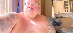Hand-Free-Daddy-Chub: Midget Man Tits and a Hairy Fat Ass