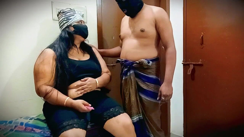 Morjenabb: Nevlastní sestra tvrdě šuká se svým nevlastním bratrem v posteli