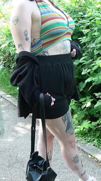 Alman izci - tombul büyük göt ve memeli Avusturyalı kız Mona Peaches'i tavlıyor ve sikişiyor