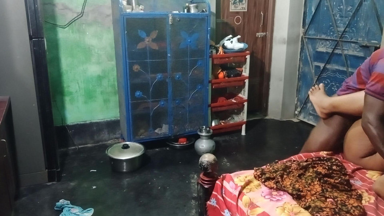 Desimombd: Bangladéšské Manžel Manželka Video a Bangladéša přijít celé video Velmi...