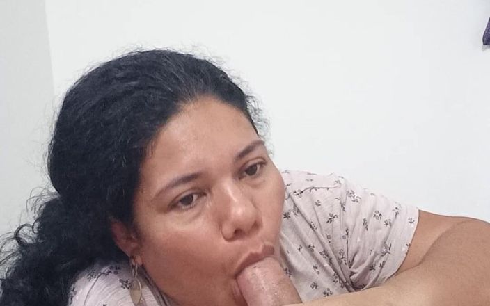 Valkyrieandluigy: Une belle voisine excitée se fait baiser par la gorge...