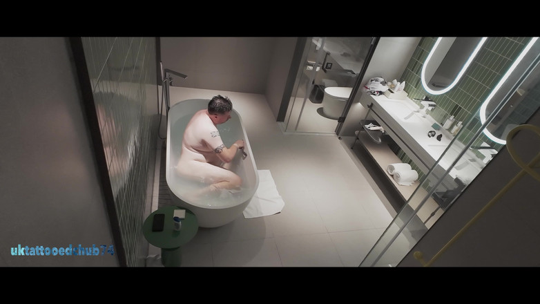 uktattooedchub74: Rugby nach dem training spielbad