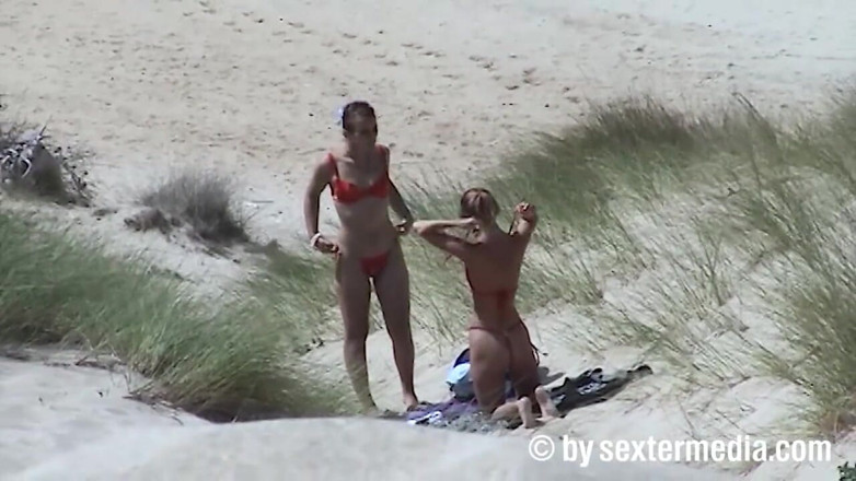 Beachbitches: samudr tat par kamsin lesbiyan