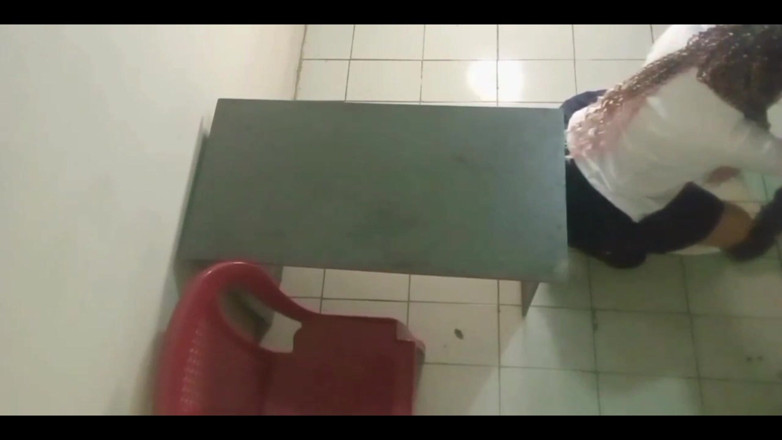 Lagatitatraviesa69: Menyeramkan dan sebenar awek sekolah perempuan berkongkek dengan tutor matelahnya...