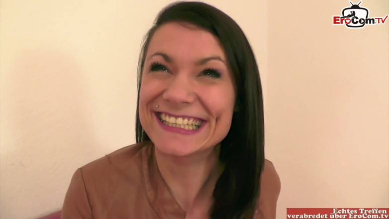 EroCom: Real amateur casting with a skinny German woman