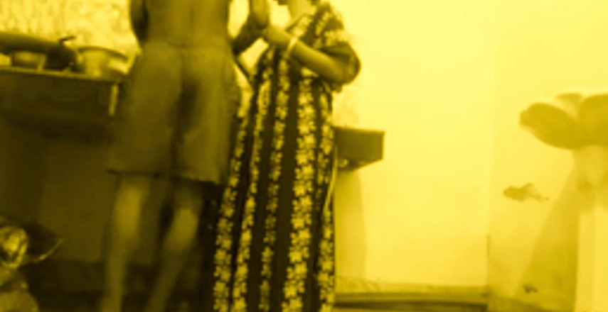 Teensex: Peituda milf indiana não tem idéia de seu jovem cunhado...