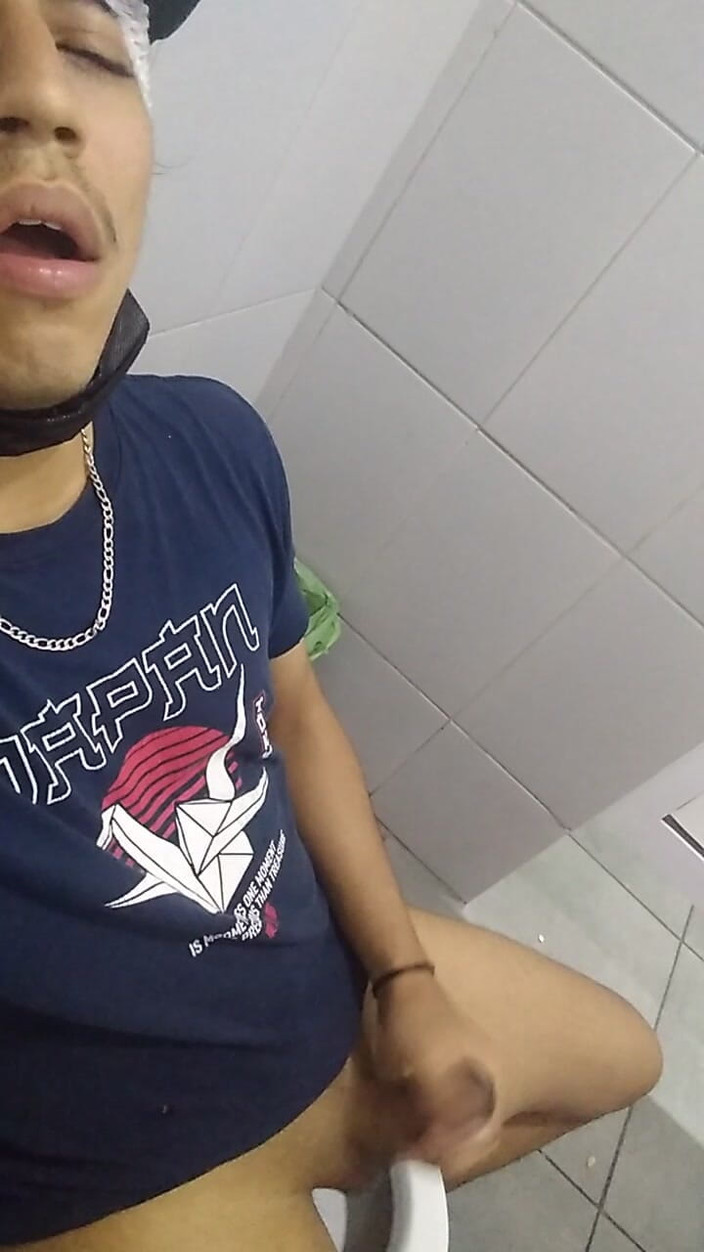 AlexAlejandro13: Dans un centre commercial