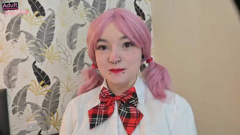 Adult-Auditions: 英国护士 Scarlet