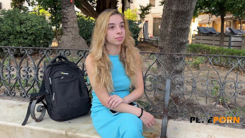 PepePorn: Irina nikdy nezkoušela porno ptáka! Tato 18letá holka má hodně co...